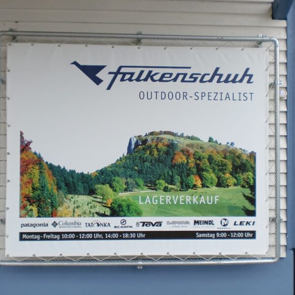 Werbeplane im Rahmen für den Outdoor-Spezialisten Falkenschuh